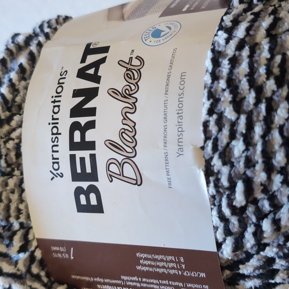 Bernat Black and White Blanket Yarn- New-inkwell - Picture 2 of 5